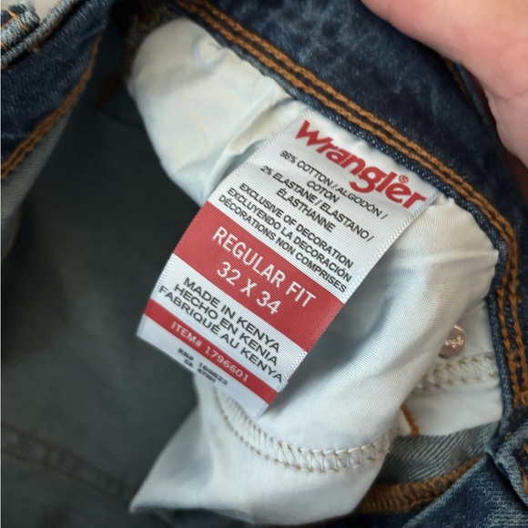 Wrangler Men's Relaxed Fit Denim Jeans - Picture 2 of 3